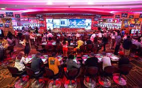 Pengguna togel2win Indonesia menikmati hiburan sepak bola dan badminton setelah proses deposit berhasil